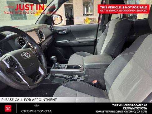 Used 2022 Toyota Tacoma TRD Off-Road w/ Technology Package AWD/4WD image 9