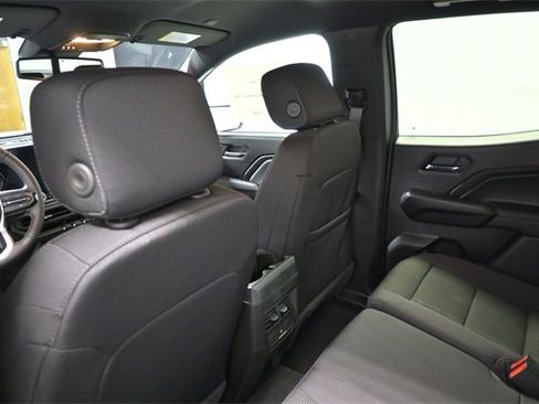 New 2026 Chevrolet Colorado LT image 12