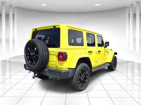 Used 2023 Jeep Wrangler Unlimited Sahara w/ Cold Weather Group AWD/4WD image 3