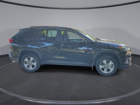 Used 2025 Toyota RAV4 XLE FWD image 9