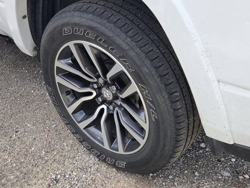 Used 2025 RAM 1500 Limited AWD/4WD image 6