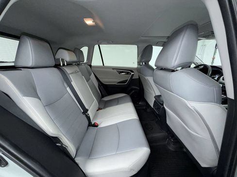 Used 2021 Toyota RAV4 XLE Premium AWD/4WD image 6
