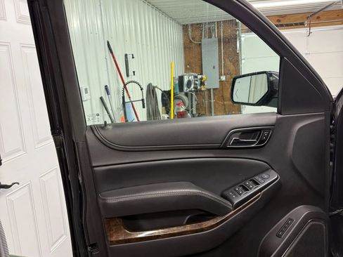 Used 2016 Chevrolet Tahoe LT w/ Luxury Package image 13