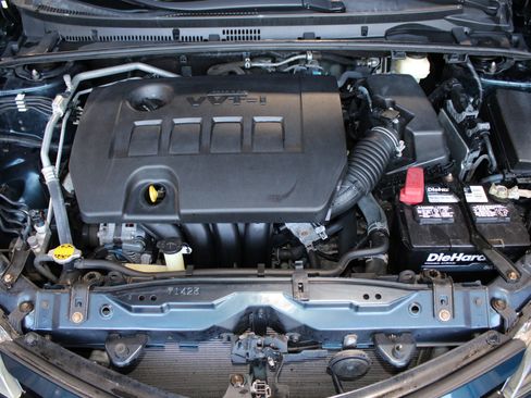 Used 2017 Toyota Corolla SE FWD image 30
