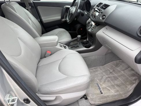 Used 2011 Toyota RAV4 Limited w/ Limited Extra Value Pkg AWD/4WD image 21