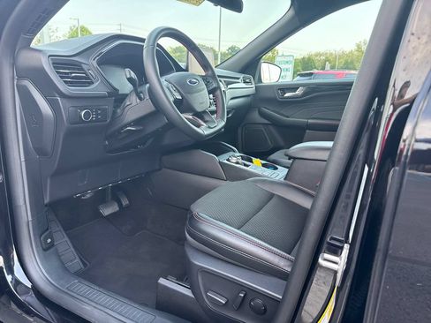 Used 2025 Ford Escape ST-Line FWD image 11