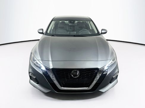 Used 2021 Nissan Altima 2.5 SV FWD image 2