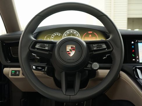 Used 2025 Porsche Panamera 4 image 12