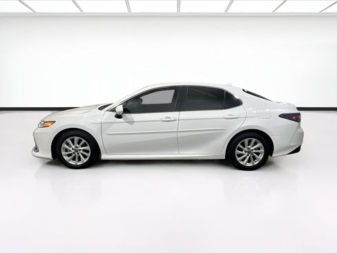 Used 2024 Toyota Camry LE w/ Convenience Package FWD image 21