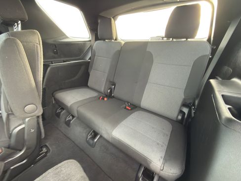 Used 2022 Chevrolet Traverse LT image 15