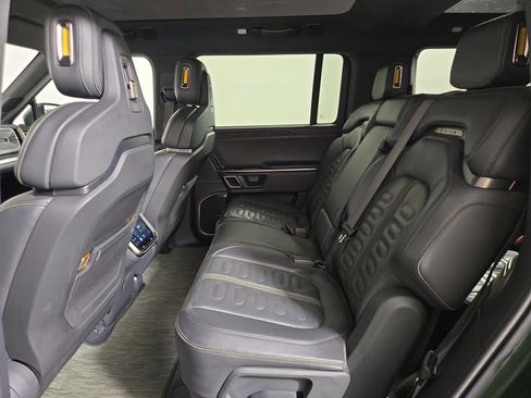 Used 2022 Rivian R1S Launch Edition image 21