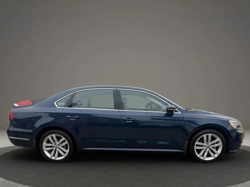 Used 2018 Volkswagen Passat 2.0T SE image 4