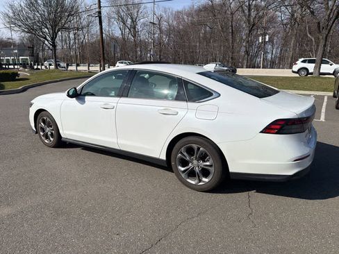 Used 2023 Honda Accord EX image 8