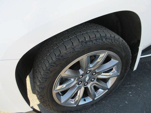 Used 2016 Chevrolet Tahoe LTZ AWD/4WD image 13