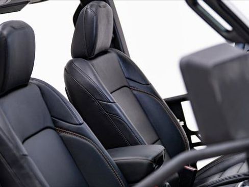 Used 2024 Jeep Wrangler Unlimited Sahara image 10