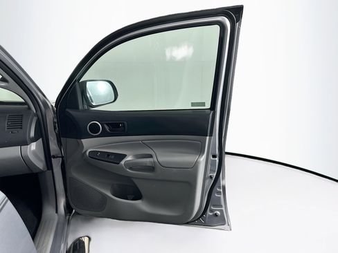 Used 2014 Toyota Tacoma PreRunner w/ SR5 Package image 29