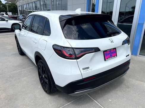 Certified 2023 Honda HR-V Sport image 2