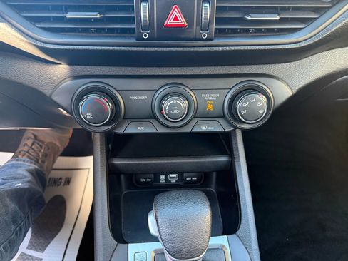 Used 2020 Kia Forte LXS image 11
