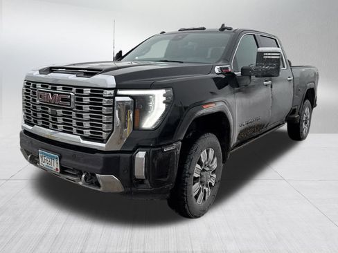Used 2024 GMC Sierra 3500 Denali w/ Denali Reserve Package image 2