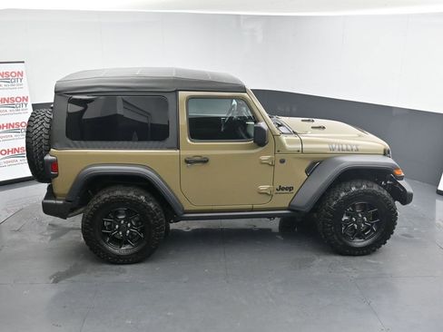 Used 2025 Jeep Wrangler Sport image 32