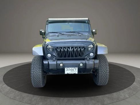 Used 2014 Jeep Wrangler Unlimited Sahara w/ Dual Top Group AWD/4WD image 3