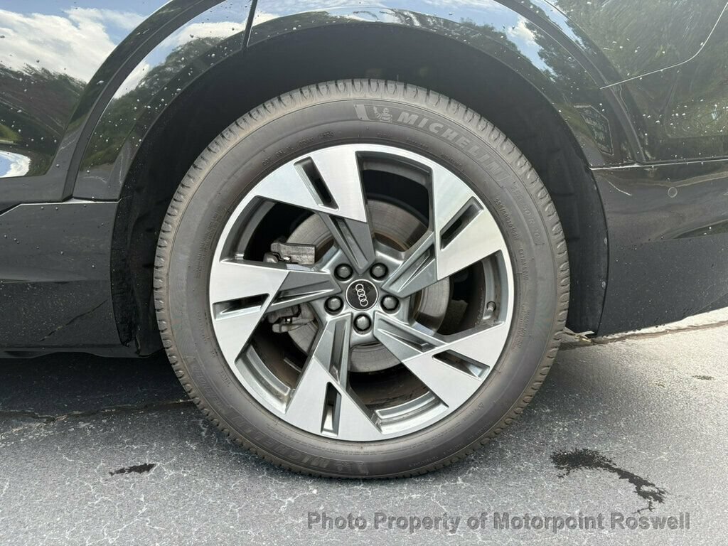 Used 2022 Audi e-tron Premium w/ Convenience Plus Package AWD/4WD image 33