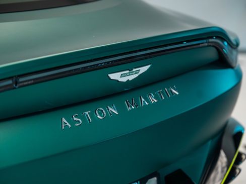 Used 2025 Aston Martin V8 Vantage Coupe image 8