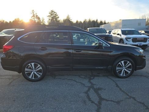 Used 2019 Subaru Outback 2.5i Limited image 6
