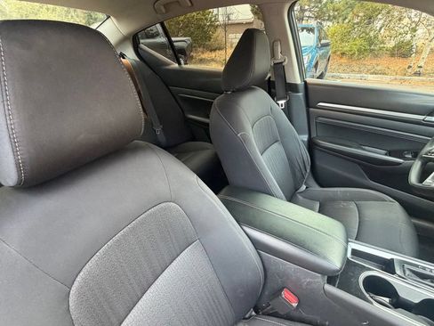 Used 2021 Nissan Altima 2.5 SV FWD image 12