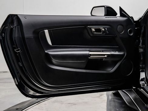 Used 2021 Ford Mustang Shelby GT500 w/ Carbon Fiber Track Pack image 90