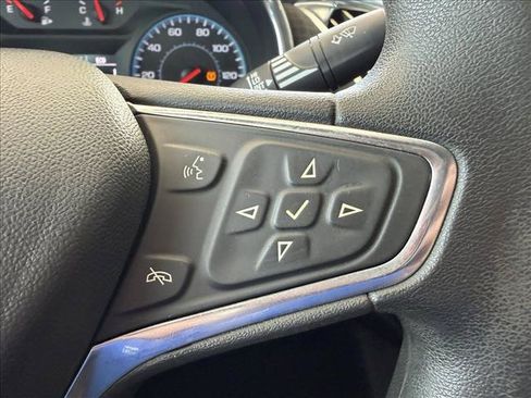Used 2017 Chevrolet Malibu LT FWD image 17
