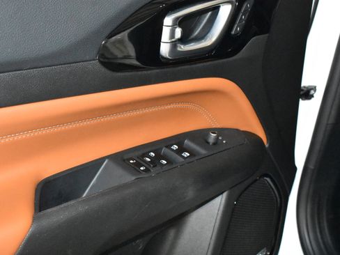 Used 2025 Jeep Compass Limited w/ Elite Group image 25