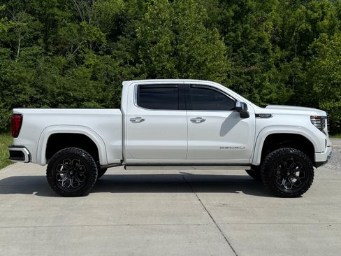 Used 2022 GMC Sierra 1500 Denali w/ Denali Reserve Package AWD/4WD image 7