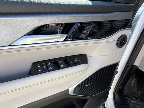 New 2026 Jeep Grand Wagoneer L 4WD image 15