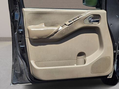 Used 2011 Nissan Frontier SV RWD image 20