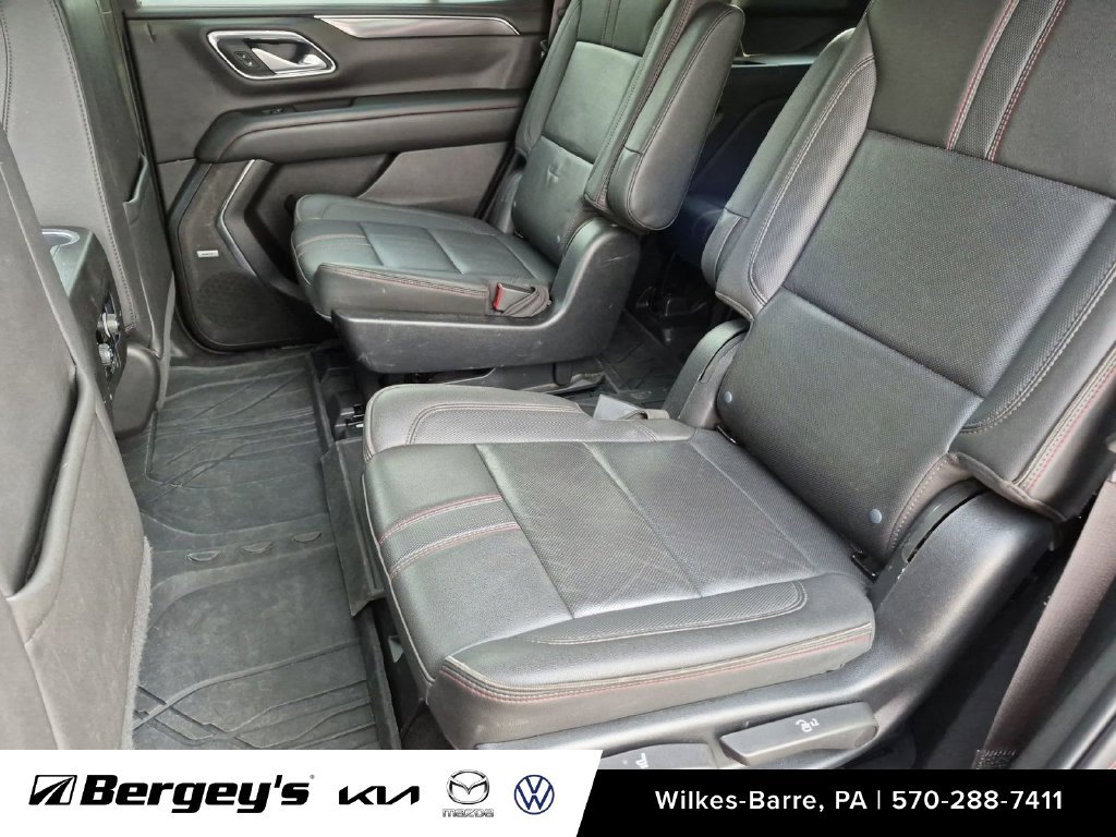 Used 2022 Chevrolet Tahoe RST w/ Luxury Package AWD/4WD image 32