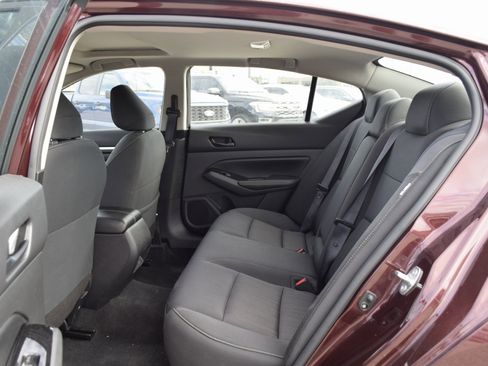 Used 2023 Nissan Altima 2.5 SV w/ SV Premium Package image 21