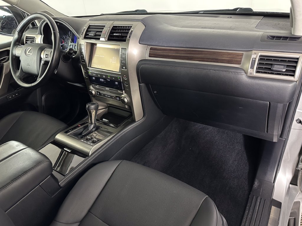Used 2015 Lexus GX 460 AWD/4WD image 31