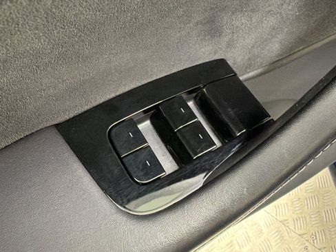 Used 2020 Tesla Model Y Long Range AWD/4WD image 27
