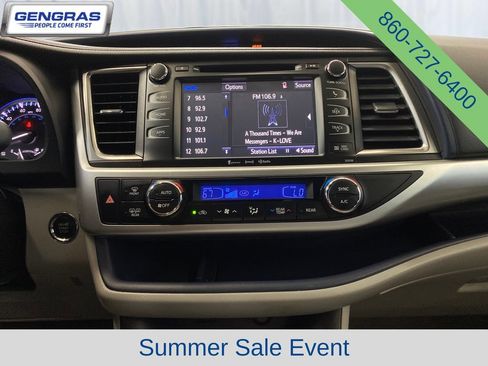 Used 2016 Toyota Highlander XLE w/ Protection Package #3 AWD/4WD image 17