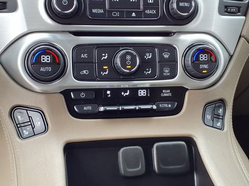 Used 2020 GMC Yukon SLT image 25