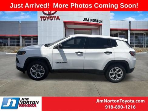 Used 2025 Jeep Compass Sport AWD/4WD image 4