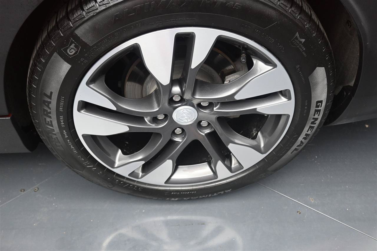 Used 2018 Buick Regal Preferred w/ Sights and Sounds Package AWD/4WD image 17