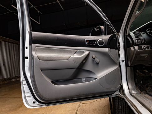 Used 2009 Toyota Tacoma PreRunner image 19