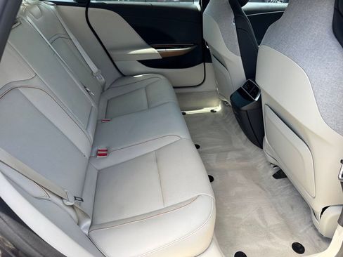 Used 2024 Lucid Air Pure RWD image 17