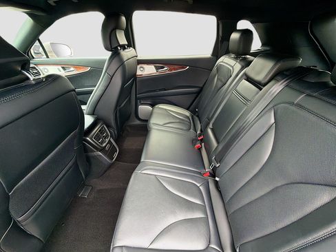 Used 2019 Lincoln Nautilus Reserve w/ Ultimate Package FWD image 25