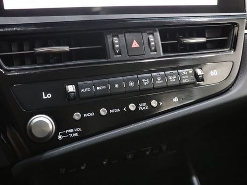 Used 2023 Lexus ES 300h Ultra Luxury w/ Accessory Package (Z1) FWD image 31