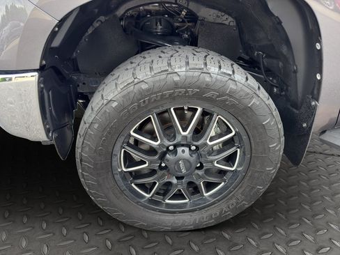 Used 2019 Toyota Tundra SR5 w/ SR5 Upgrade Package AWD/4WD image 14