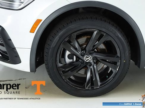 Used 2023 Volkswagen Tiguan SE R-Line FWD image 5
