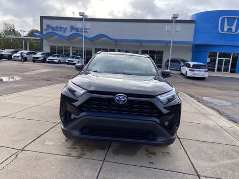 Used 2024 Toyota RAV4 XLE AWD/4WD image 3